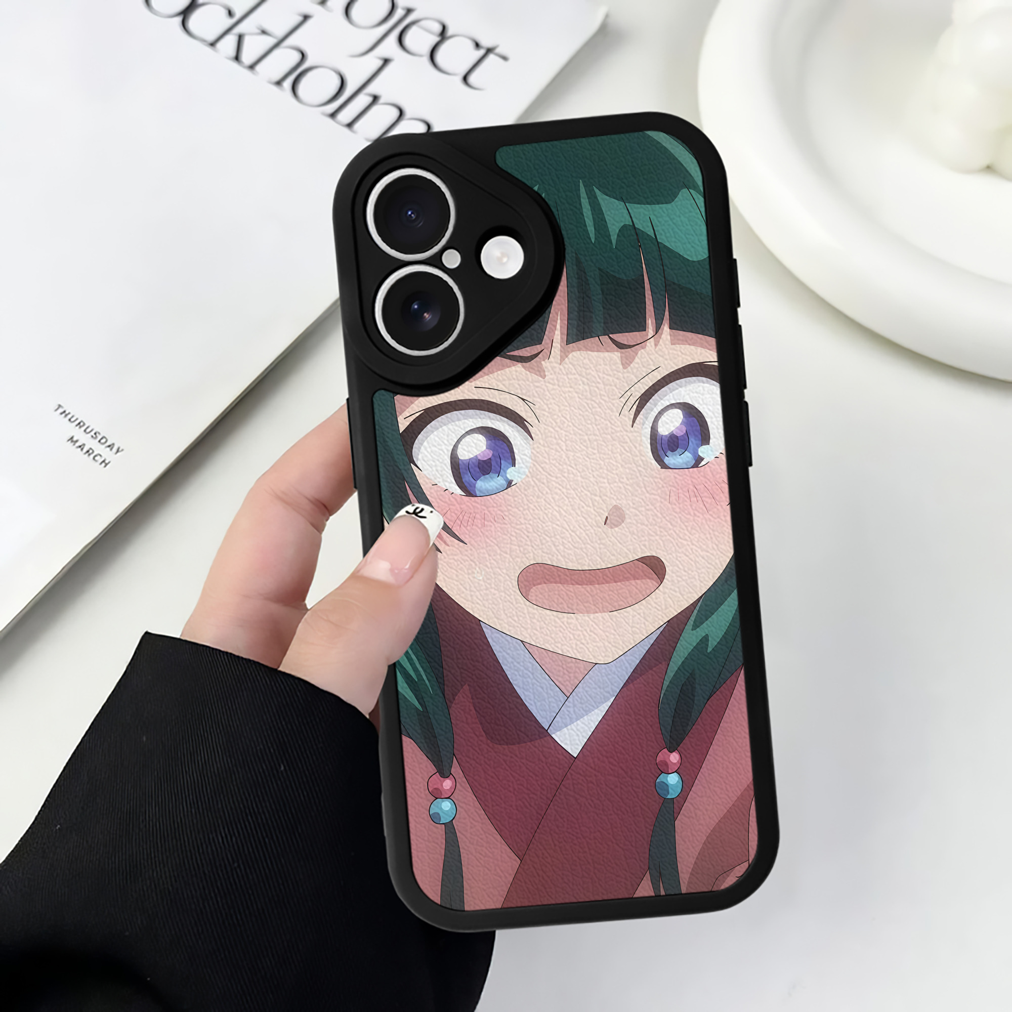 （画像用） 薬屋のひとりごと The Apothecary Diaries 【iPhone 16シリーズ対応】シリコンスマホケース（レザー調） 材質：シリコン